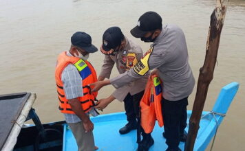 Polsek Bintim Himbau Nelayan Waspada Cuaca Ekstrem