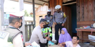 Kapolres Natuna Bersama Kasat Lantas Sambangi Masyarakat Penyandang Disabilitas