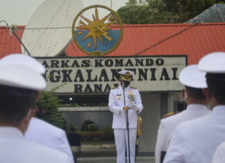 Danlanal Ranai Pimpin Upacara Kenaikan Pangkat Prajurit