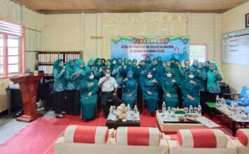 Ketua TP – PKK Kabupaten Lingga Maratusholiha M Nizar Kukuhkan 3 Orang Ketua TP PKK Desa Kecamatan Temiang Pesisir