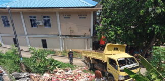 Truk di Anambas Bermuatan Keramik Masuk ke Jurang