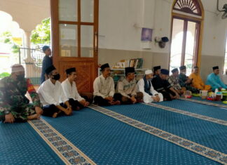 Danramil 04/ Letung Berserta Anggota Hadiri Kegiatan Khataman Al-Quran di Masjid Al-Kausar