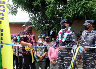 Puncak Karya Bakti TNI AL di Perbatasan, Resmikan Rumah Pintar Hingga Bagikan Paket Sembako ke Warga