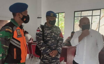 Ketua Komisi I DPRD Natuna Tinjau Langsung Pembagian BLT DD dan Vaksinasi di Desa Sungai Ulu