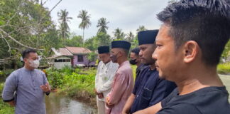 Bupati Lingga Bersama Dinas PUPR Tinjau Lokasi Langganan Banjir di Desa Kote