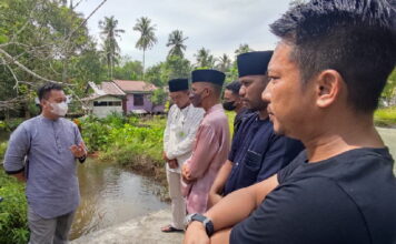 Bupati Lingga Bersama Dinas PUPR Tinjau Lokasi Langganan Banjir di Desa Kote