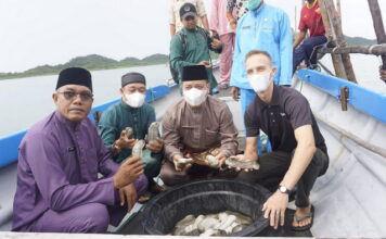 Bupati Lingga Tinjau Lokasi Budidaya Teripang PT Innovare