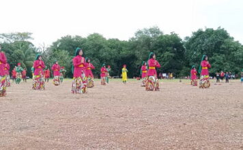 Pembukaan Turnamen Cup I Kecamatan Bakung Serumpun Dimeriahkan Tari Kolosal