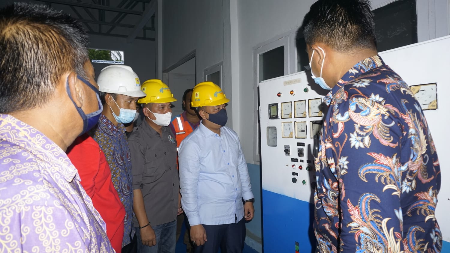 Kado HUT ke 18 Tahun, Lingga Capai 100 Persen Desa Berlistrik