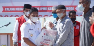 Buka Kegiatan PMI di Pantai Armifa Pasir Panjang, Ini Harapan Wabup Lingga