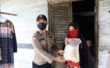 Polres Lingga Berikan Bantuan Sosial Kepada Masyarakat Pesisir