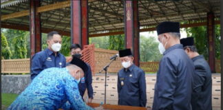 Wakil Bupati Tulang Bawang Barat Fauzi Hasan Lantik 242 Pejabat