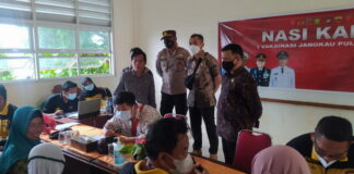 Nasi Kapau Polres Natuna Sentuh Pelajar SDN 001 Kecamatan Pulau Tiga