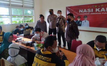 Nasi Kapau Polres Natuna Sentuh Pelajar SDN 001 Kecamatan Pulau Tiga