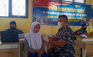 Lanal Ranai Kembali Gelar Serbuan Vaksinasi Maritim
