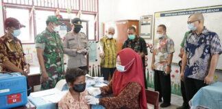 Bupati Kembali Tinjau Pelaksanaan Vaksinasi Anak Usia 06 – 11 Tahun