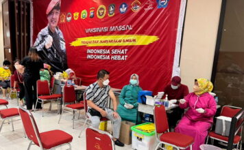 Ribuan Masyarakat Antusias Ikuti Vaksinasi Booster Binda Kepri di Batam