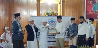 Daeng Amhar Dampingi Bupati Natuna Resmikan Islamic Centre