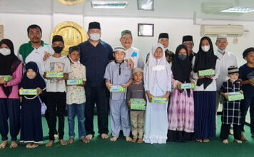 BKM mesjid Agung H.Achmad Bakrie Santuni Anak Yatim