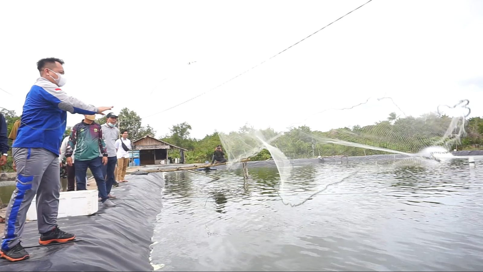 Bupati M Nizar Terus Dukung dan Dongkrak Keberhasilan Pembudidaya Udang Vanamei