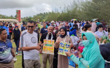 Bupati Natuna Buka Geo Sport dan Bazar di Pantai Piwang