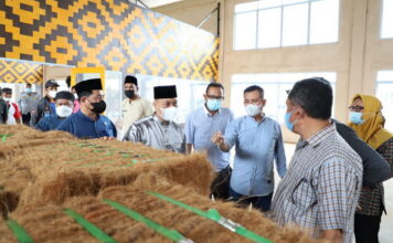 Bupati Lingga M Nizar Tinjau Sentra IKM Kelapa