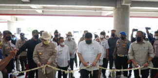 Bupati Umar Ahmad Dampingi Erlangga Hartanto Resmikan Pasar Pulung