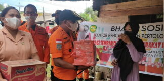 HUT Basarnas Ke-50, KPP Natuna Bagikan Paket Sembako Door to door Kepada Penyandang Disabilitas