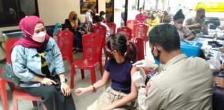 Warga Serbu Polsek Bintan Timur Untuk di Vaksin