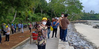 Jalan Menuju Pantai Marus Sedanau Rusak, Cen Sui Lan Langsung Respon Minta Diperbaiki