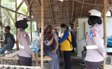 Sat Lantas Polres Lingga Gelar Vaksinasi dan Bansos