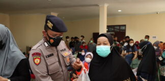 Ikut Vaksinasi Covid-19 di Polres Tanjungpinang Dapat Beras Gratis