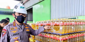 Kapolri Pastikan Awasi Alur Distribusi dan Harga Minyak Goreng di Pasar