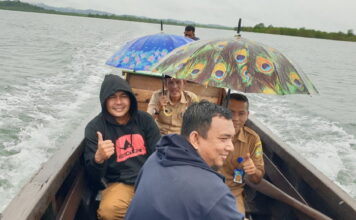 Kadisdik Lingga Nyeberang Laut Tinjau Prasarana Sekolah