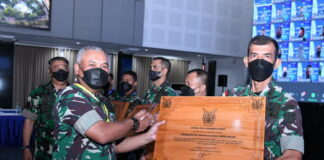 KASAU Berikan Penghargaan Pensertifikatan Tanah TNI AU Tahun 2022 Kepada Lanud Raden Sadjad