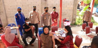 Kapolres Anambas Tinjau Gerai Vaksinasi di Polsek Jemaja