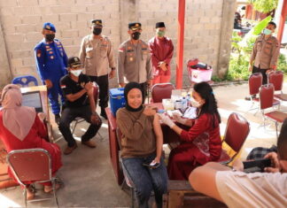 Kapolres Anambas Tinjau Gerai Vaksinasi di Polsek Jemaja
