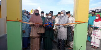 Bupati Lingga Dampingi Ketua TP PKK Buka Stand Bazar MTQ Ke IX