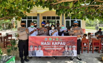 Nasi Kapau Polres Lingga Sentuh Pelajar SDN 008 Desa Tinjul