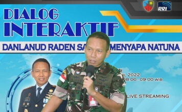 Komandan Lanud Raden Sadjad Sapa Masyarakat Natuna dari Udara Radio RRI Ranai