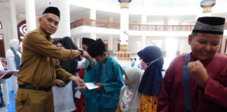 Asisten I Hadiri Bakti Sosial BKMT Natuna