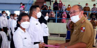 Sekda Lampung Utara Serahkan 264 SK CPNS Formasi Tahun 2021