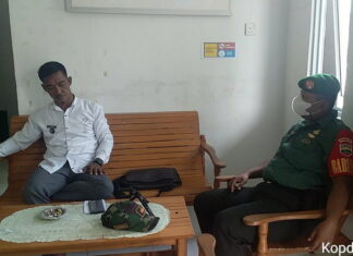 Babinsa Koptu Suhendra Jalin Komsos Bersama Kades Air Asuk