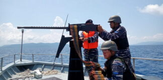Lanal Tarempa Latihan Menembak Sasaran Atas Air