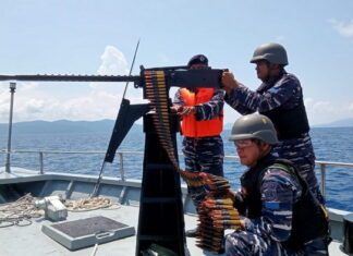 Lanal Tarempa Latihan Menembak Sasaran Atas Air