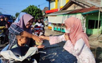 TP PKK Natuna Berbagi Takjil, Ada Makanan Khas Bubur Lambuk