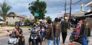 KSM Natuna Bagikan Ratusan Takjil