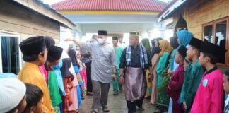 Masyarakat Desa Mamut Sambut Antusias Safari Ramadhan Bupati Lingga