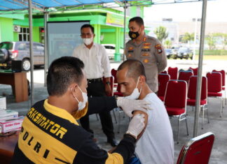 Gandeng Kemenag dan PC NU, Polres Natuna Gelar Vaksinasi Booster Serentak