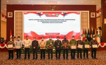 Lingga Terima Penghargaan MCP Tertinggi 2021 dari KPK